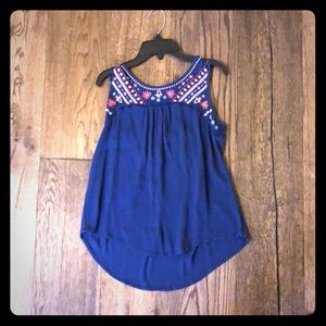 Red, navy blue tank top